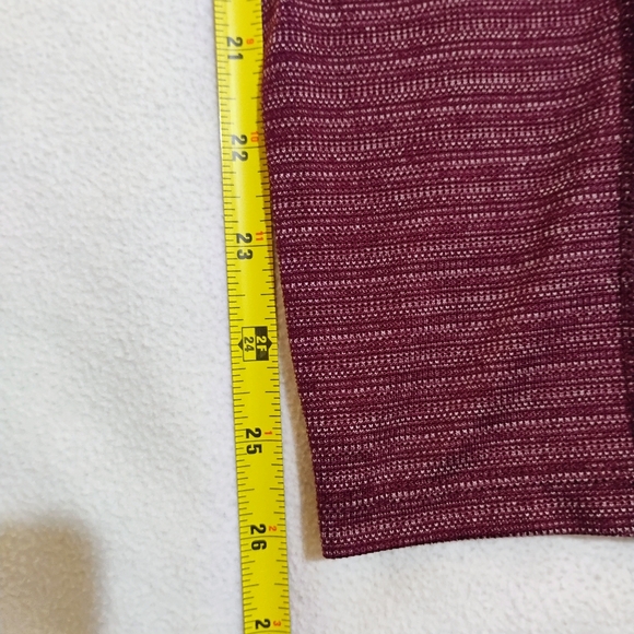 Elegant Burgundy Leggings With Pockets - Picture 9 of 9